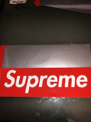 supreme box logo scratch