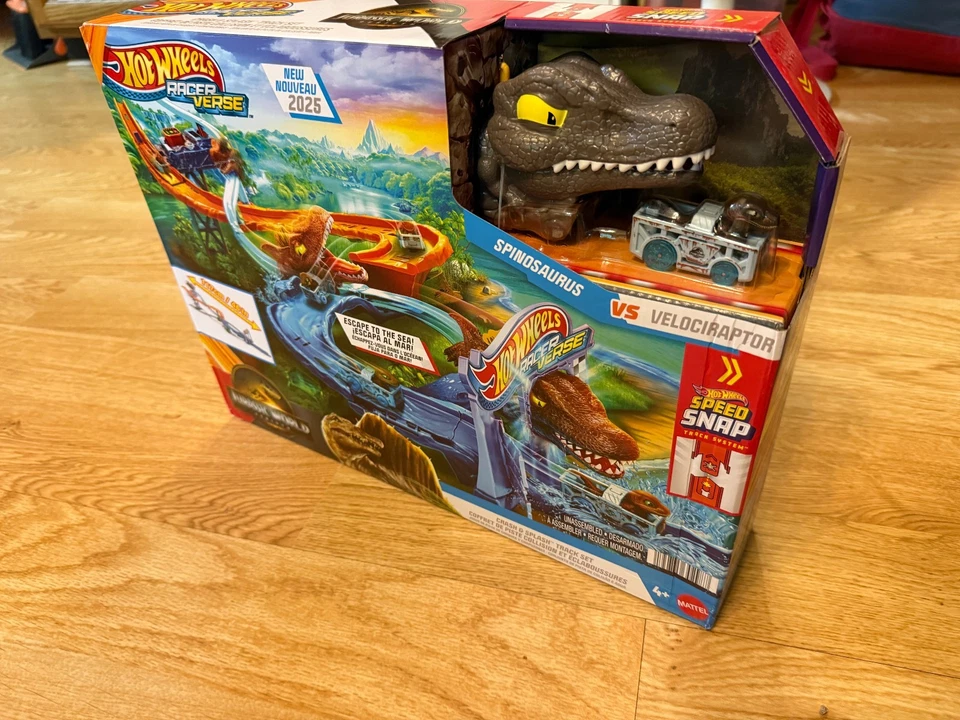Jurassic World Hot Wheels Racer Verse Rebirth Crash and Splash Track Set - Image 2 of 2