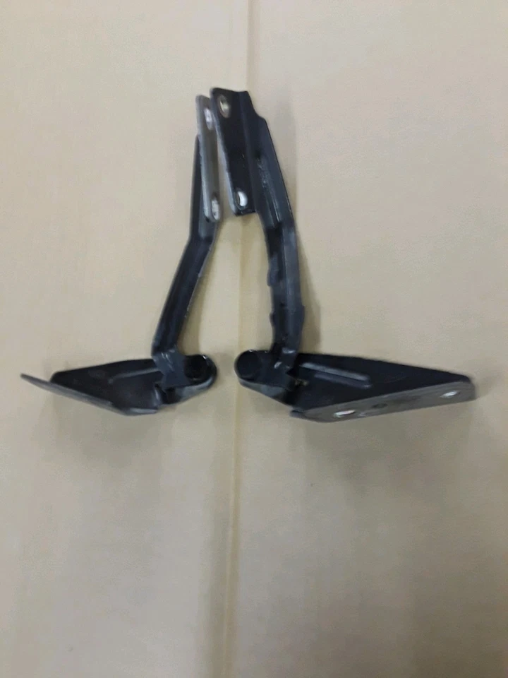 Ford Focus 2003 par de bisagras de capó K098 Foto 2 de 4