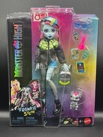 Monster High Frankie Stein Puppe Mit Haustier Watzie Accessoires Neu Ovp