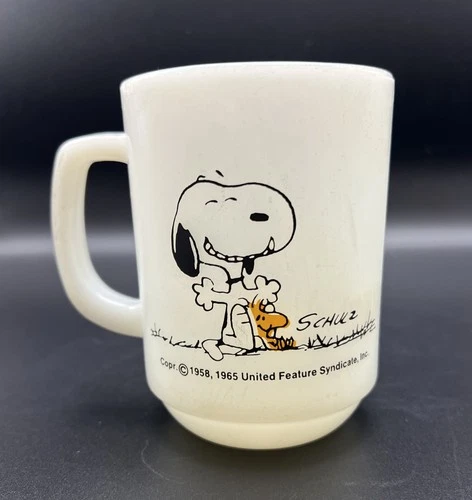 VTG Fire King Snoopy Woodstock 1965 Milk Glass Mug This Has Been A Good Day!