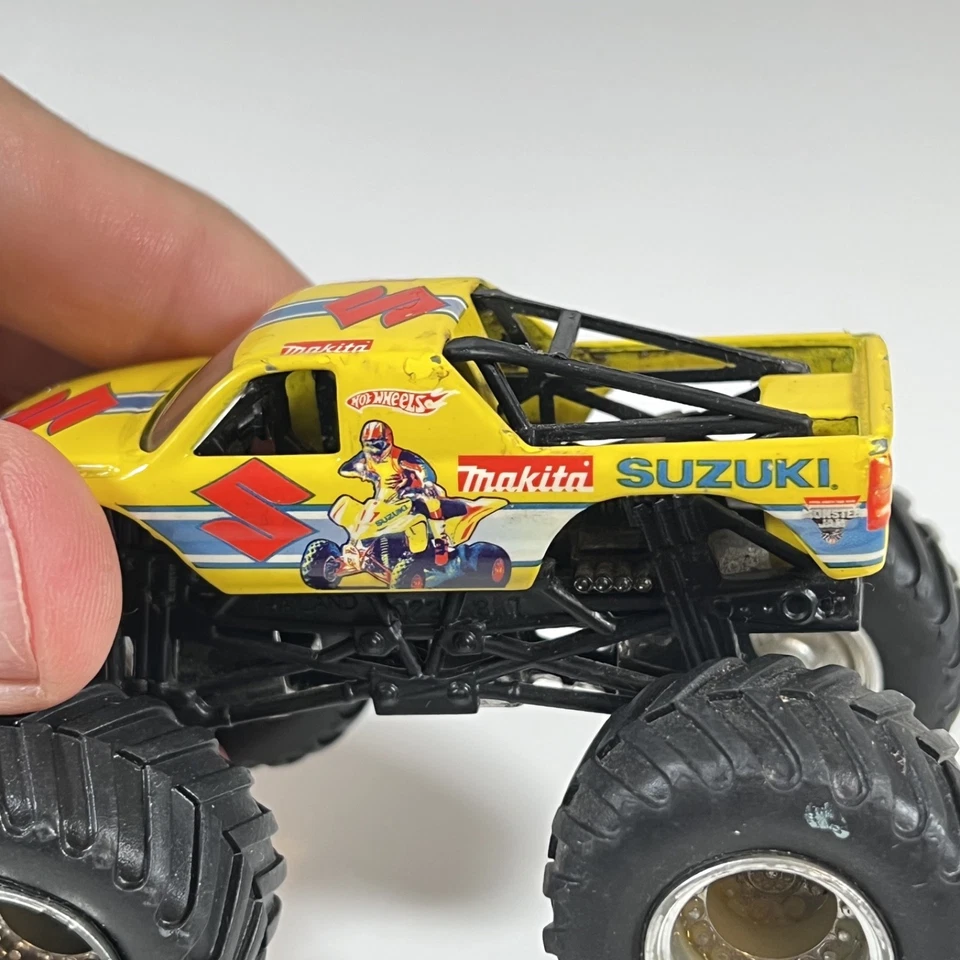Monster Truck fundido a presión Hot Wheels Suzuki #24 Monster Jam 1:64 Foto 4 de 4