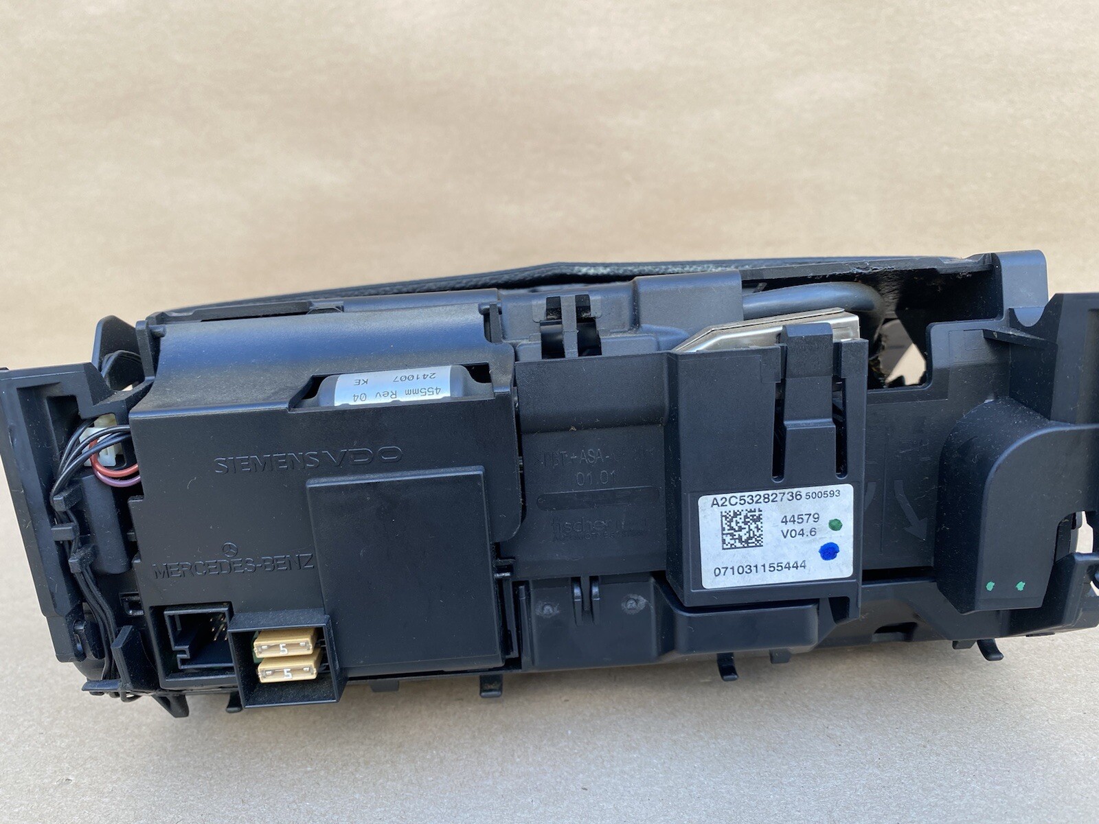 MERCEDES W204 C63 C350 C300 C250 NAVIGATION DISPLAY SCREEN MONITOR 