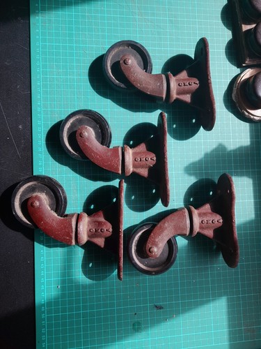 Antike Möbelrollen Industrie Wagen Rollen Eisen Vintage VONO No1