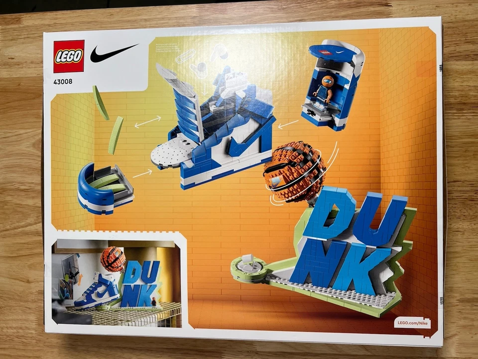 Lego 43008 Nike Dunk X LEGO Set Foto 2 de 4