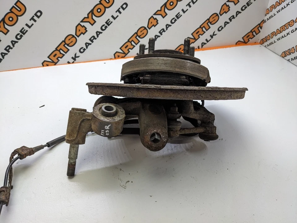 Hyundai Santa Fe MK2 2012 2,2 CRDI rueda trasera derecha buje husillo Foto 4 de 4