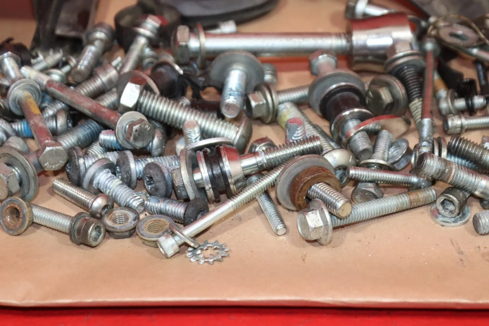 Harley-Davidson Dyna Low Rider FXDL 2007 juego de pernos kit de hardware Foto 3 de 4