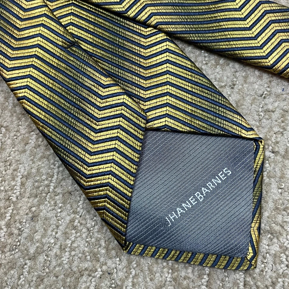 Corbata para hombre Jhane Barnes - azul y dorado a rayas en zigzag - 100 % seda Foto 4 de 4