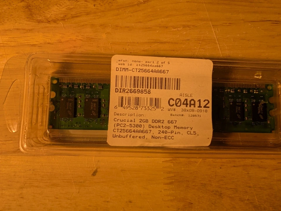 Crucial PC2-5300 2 GB DIMM 667 MHz DDR2 SDRAM Memory (CT25672AA667) - Image 2 of 4