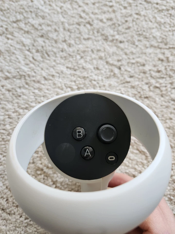 READ Genuine Oculus Quest 2 VR Controller (Right Hand) - For Parts READ - Image 4 of 4