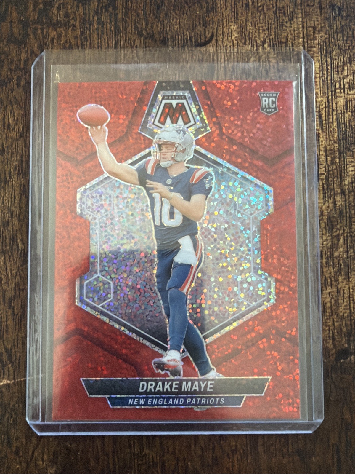 2024 Panini Mosaic - Rookies Drake Maye #303 Red Sparkle Prizm (RC)