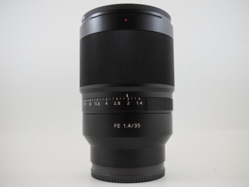 Used Sony 35mm F1.4 FE Zeiss Distagon Lens for Sony E-Mount - Picture 1 of 3