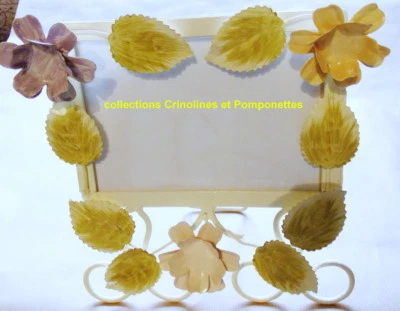 CADRE PHOTO EN METAL CISELEET PEINT A LA MAIN GROSSES FLEURS PASTEL - Photo 1/3