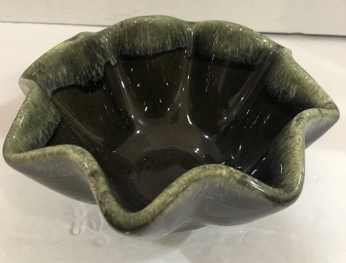 Vintage Hull USA B6 Blue Green Drip Fluted Rim Art Pottery Bowl Planter Dish