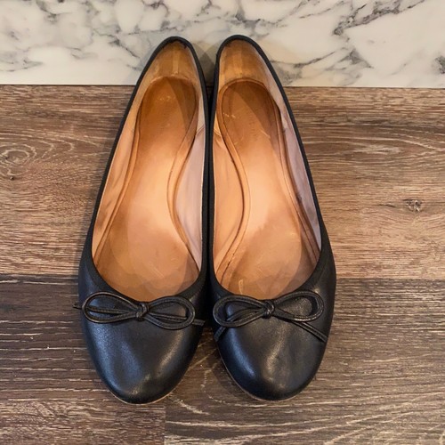 Round-Toe Ballet Flats w/ Leather Bow 