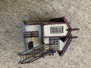 Hornby 00 Skaledale Signal Box with rack Of Buckets & Signalman On Stairs