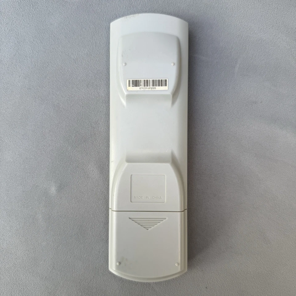 Toshiba MV13P3 13" CRT TV VCR Combo Retro Gaming + REMOTE, Video Tested Works! - Image 3 of 4