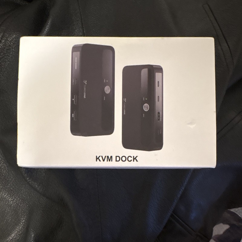 KVM Dock UDS053 2:1 USB-C/HDMI/USB-A KVM Switch 4K@120Hz Black