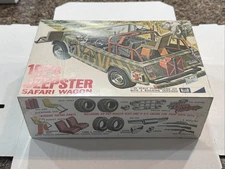 MPC 1970 JEEPSTER SAFARI WAGON ORIGINAL FACTORY SEALED KIT!! CIRCA 1970! VMCP!