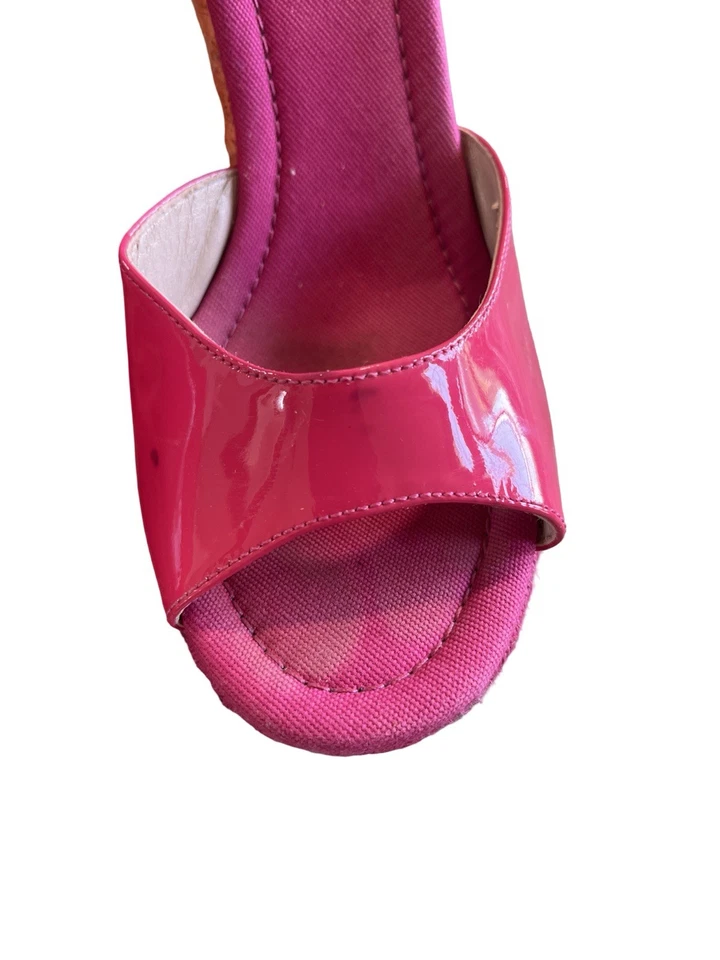 Sandalias de alpargata de cuña con plataforma Nine West para mujer con hebilla, charol, 6M. Foto 3 de 4