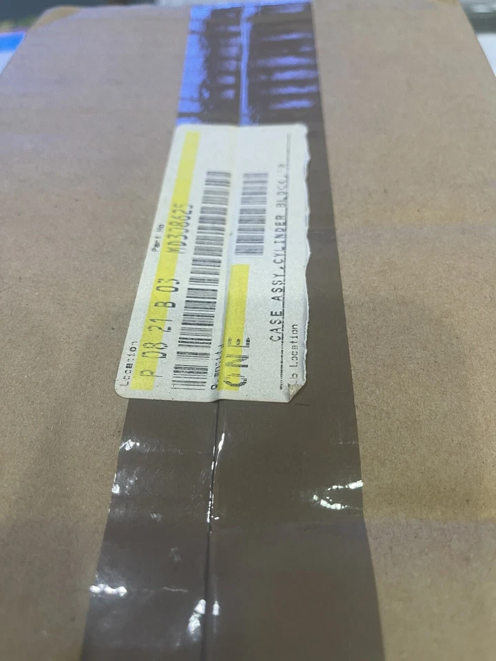 Mitsubishi Genuine Oil Pump MD308625 97-04 Montero Sport 3.0L New Sealed Box - Image 2 of 2