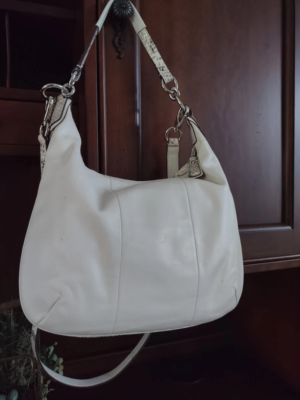Borsa a tracolla Coach 19325 Kristin Python in rilievo in pelle grigio argento bianco $598