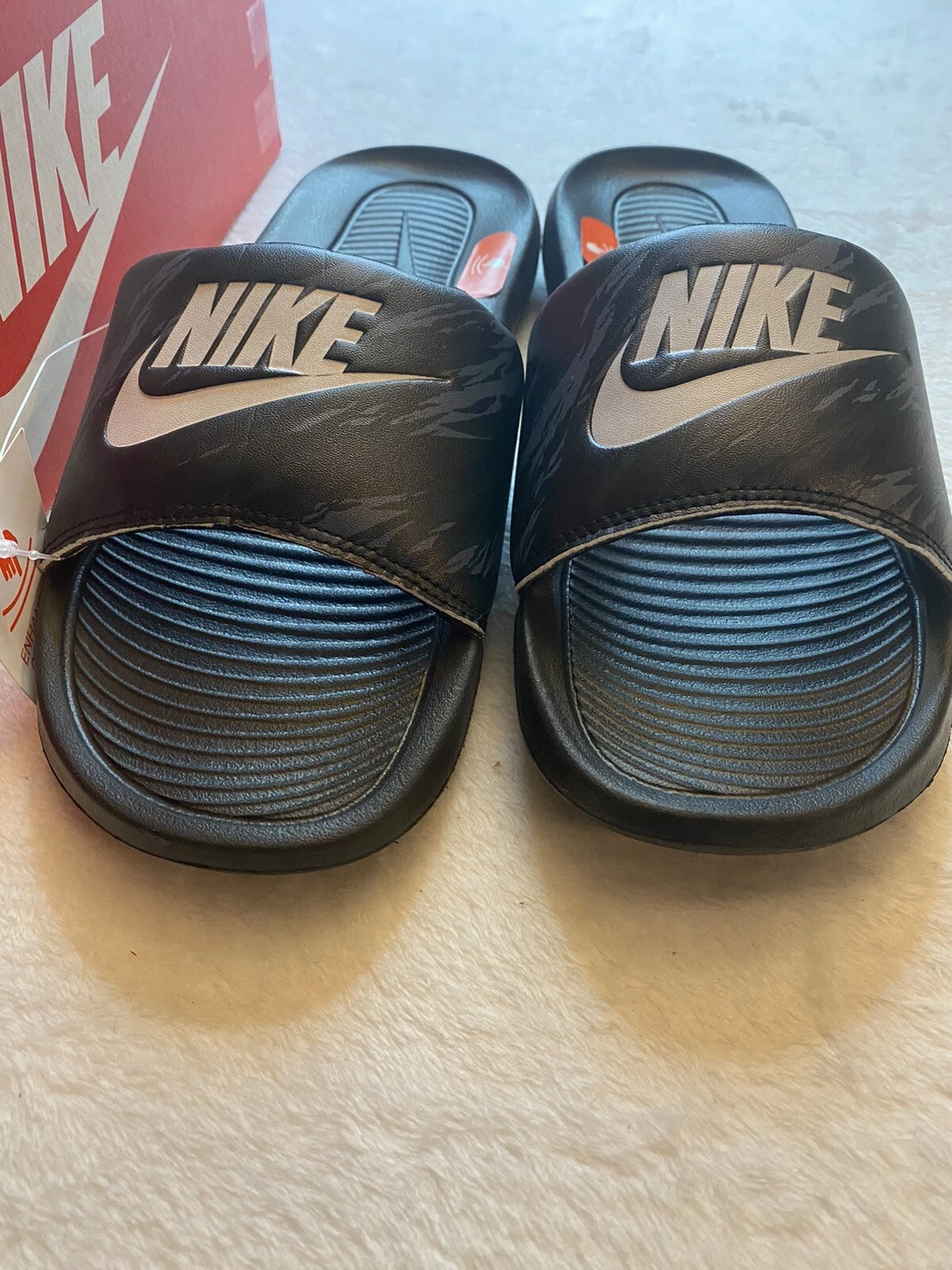Sandali Nike Victori One Slide stampa neri (taglia M 7 W 8) CN9678 009 $35 scatola nuovi con etichette