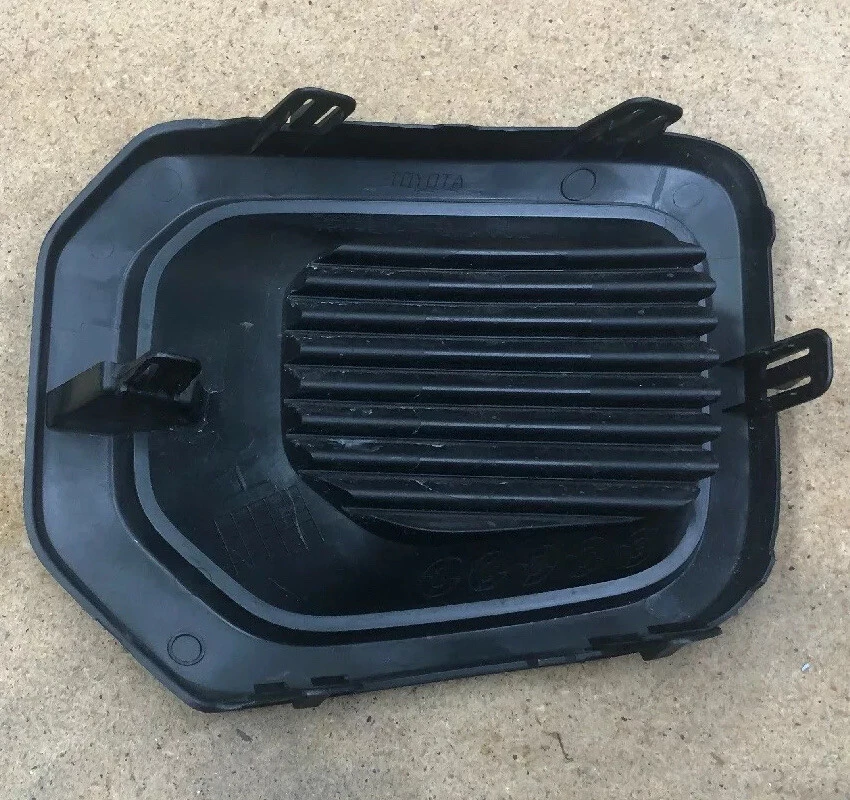 Toyota Tacoma 2016 fabricante de equipos originales bisel de luz antiniebla lado derecho del pasajero Foto 3 de 4