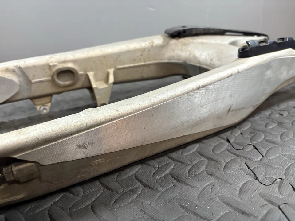 KTM 250 450 SX-F SXF 2016-2018 OEM BASCULANTE TRASERO SUSPENSIÓN BRAZO OSCILANTE79004030044 Foto 4 de 4