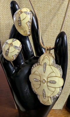 Vintage Eisenberg Ivory Enamel Rhinestone 3'' Pendant 10Necklace Earrings Set