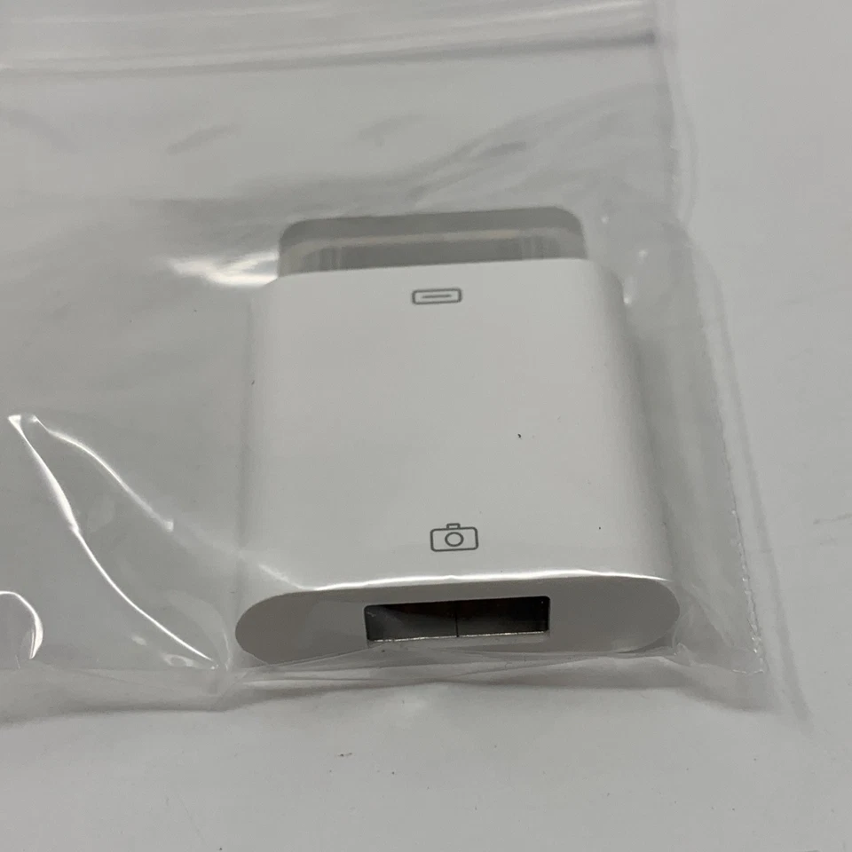 Apple iPad/iPod Camera Connection Kit - MC531ZM/A - 30-Pin USB & SD Card Reader - Image 2 of 4