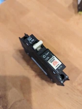 MIDNITE SOLAR MNEPV12 CIRCUIT BREAKER 12A 150VDC 1-POLE DIN MOUNT