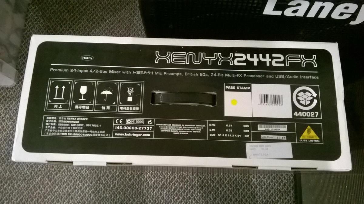 BEHRINGER XENYX 2442 FX - 24-INPUT 4/2 MIXER + 24 BIT MUITI FX