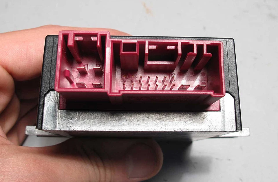 Módulo de control de bomba de combustible BMW N51 N52 N54 N55 EKPM3 1 3 5 Z4 X5 X6 06-10 OEM Foto 2 de 3