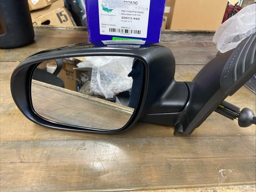 FOR 10-11 HYUNDAI ACCENT LEFT DRIVER SIDE MANUAL ADJUST MIRROR HY1320173