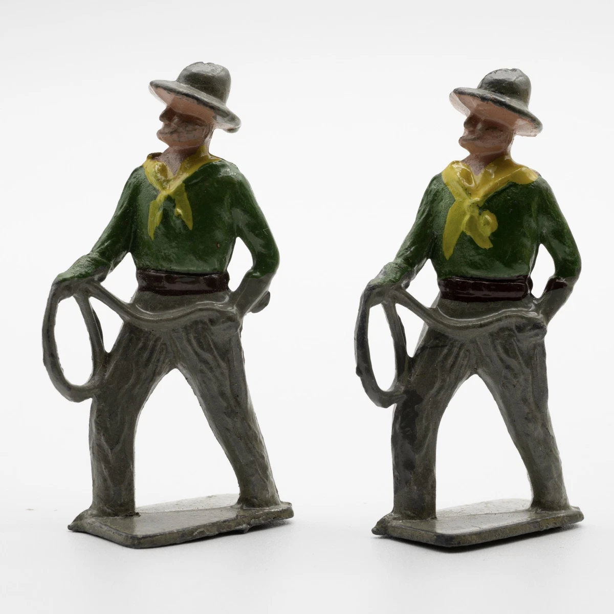 PLOMB CREUX / GEMALU OU B.F. / LE WESTERN COW BOY TIRANT AU COMBAT
