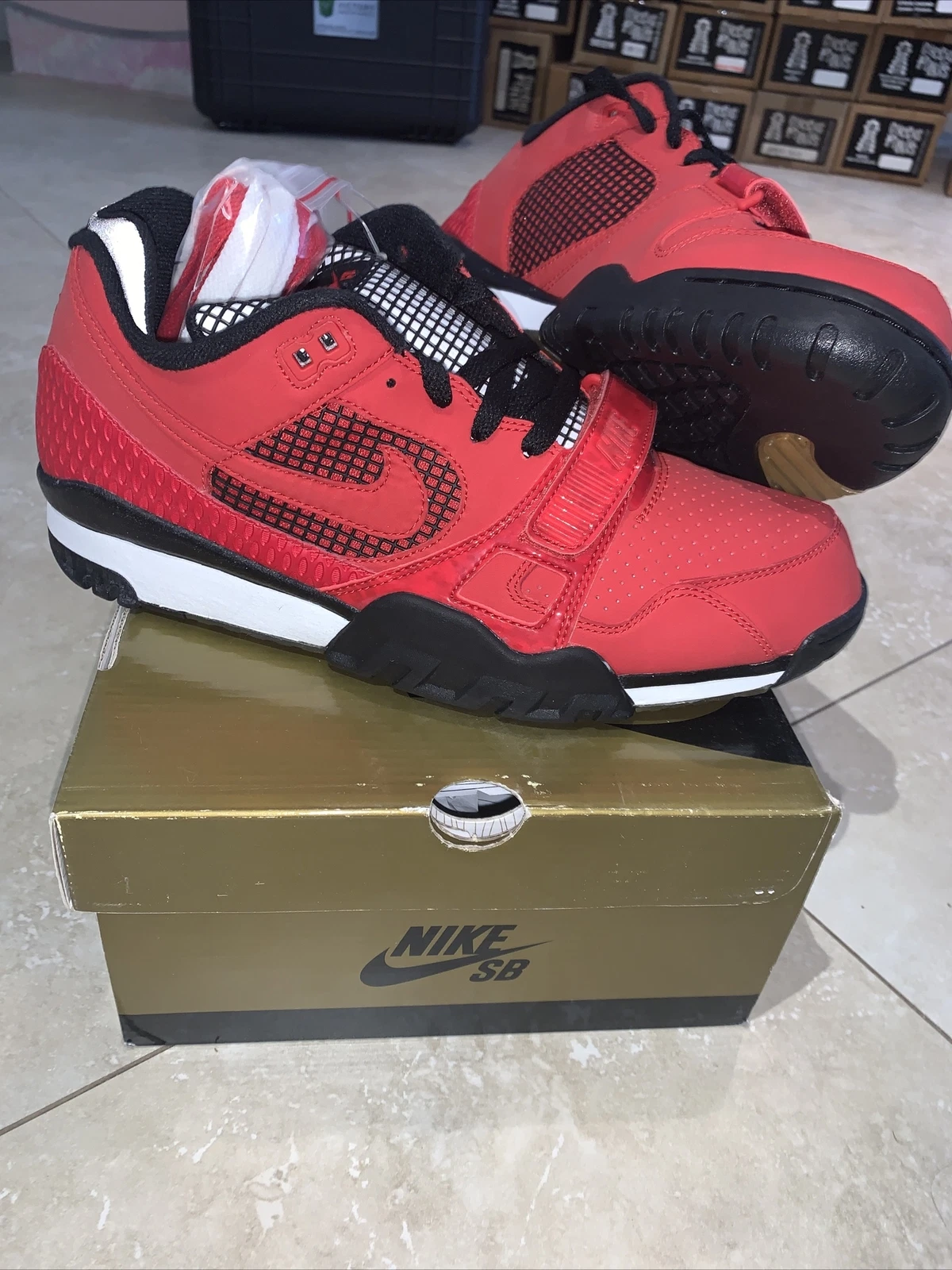 Nike SB Supreme Trainer Rouge Taille 10,5 Jordan TOUT NEUF