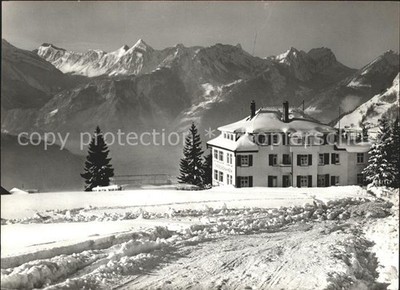 Amden Walensee SG Chrischonaheim Blick gegen Glarneralpen Wintersportplatz
