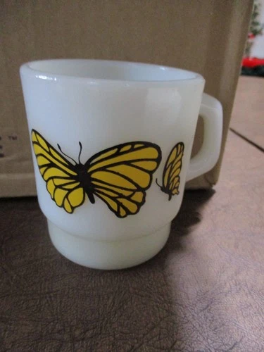 Vintage Anchor Hocking Yellow Butterfly Milk Glass Mug