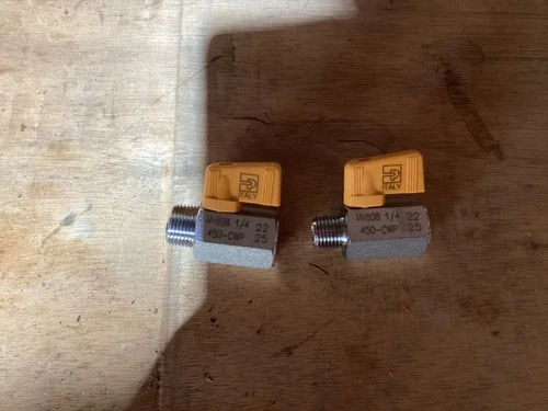 Lot of 2 Parker MV608 1/4in 22 450-CWP 25 Stainless Steel Ball Valve