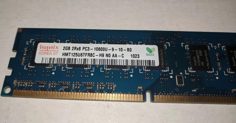 Hynix HMT125U6TFR8C-G7 2GB UBDIMM PC3-10600 DDR3 SDRAM Memory TESTED! - Image 2 of 3