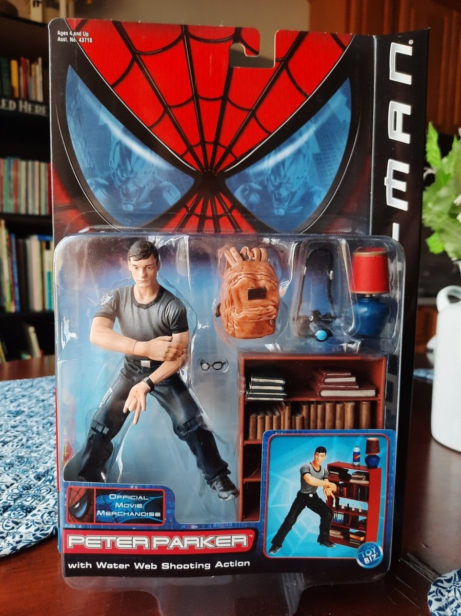 SPIDER-MAN Movie ToyBiz Marvel Legend-like Peter Parker 2002