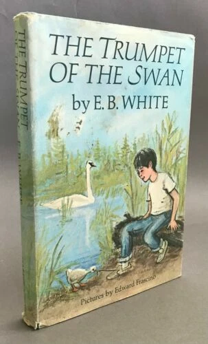 Libros antiguos y de colección de tela blanco E.B.