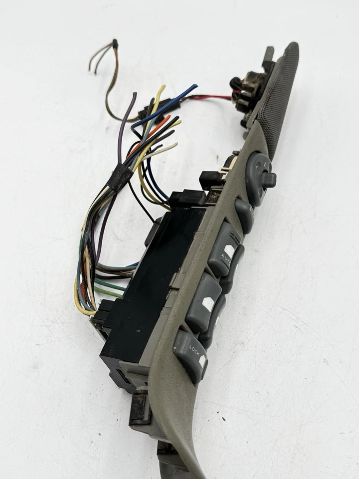1995-2000 Chevy GMC Suburban Yukon Tahoe Driver Left Master Window Switch Lock - Image 4 of 4
