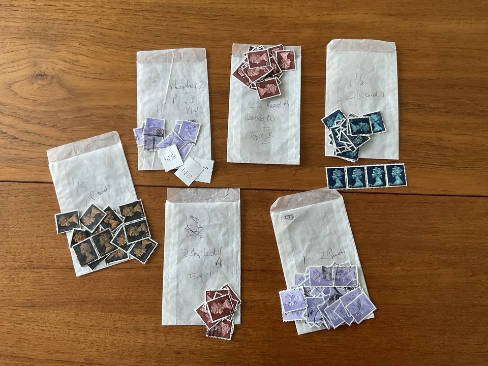 Large Bundle Of Uk Pre Decimal Machin Stamps Different Phosphor And ...