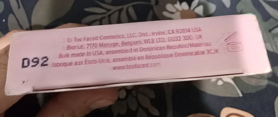 Too Faced Let's Play Mini Eyeshadow Palette - Brand New - Image 4 of 4