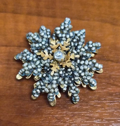 Vintage Signed MIRIAM HASKELL Baroque Pearl Gold Tone Flower Pin / Brooch