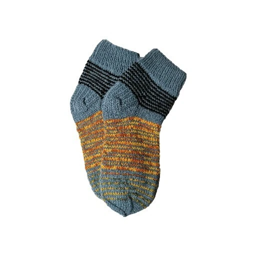 Size 8 1/2- 9 1/2 women 7 1/2-8 1/2 men US/40-41 EU Hand knitted lambswool socks