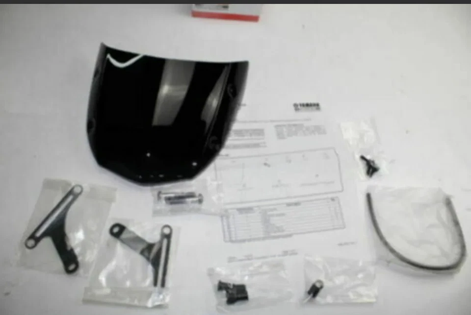 NOS Yamaha FZ-07 MED WINDSCREEN 烟雾 1WS-F83J0-V0-00 — 第 3/3 张图片