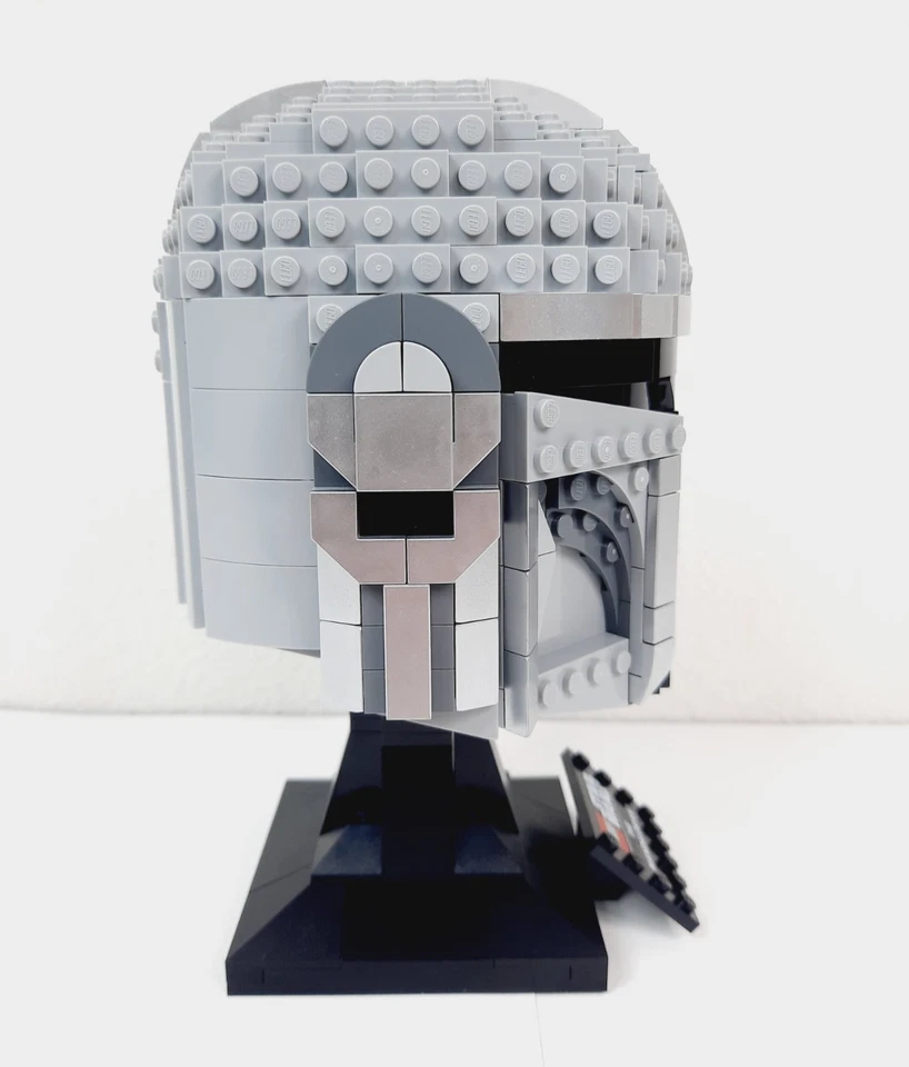 Lego Star Wars Mandalorian Helmet Set #75328 Complete, No Box or Instructions - Image 3 of 4